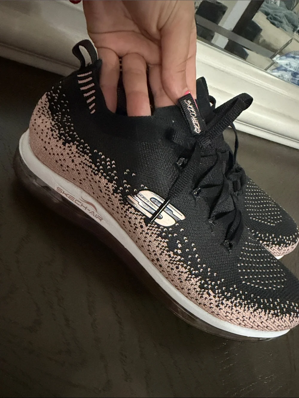 Skechers Black & Pink Gradient Athletic Sneakers